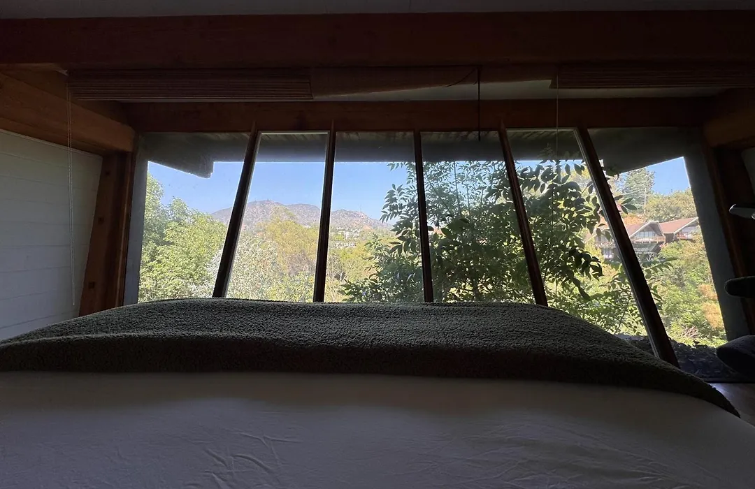 Architectural Marvel In Hollywood Hills With Views-1