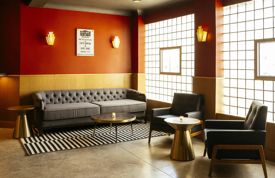 Dew Drop Inn Hotel & Lounge-1