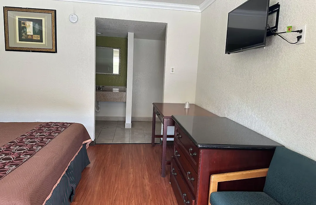 Regency Inn Fresno-1