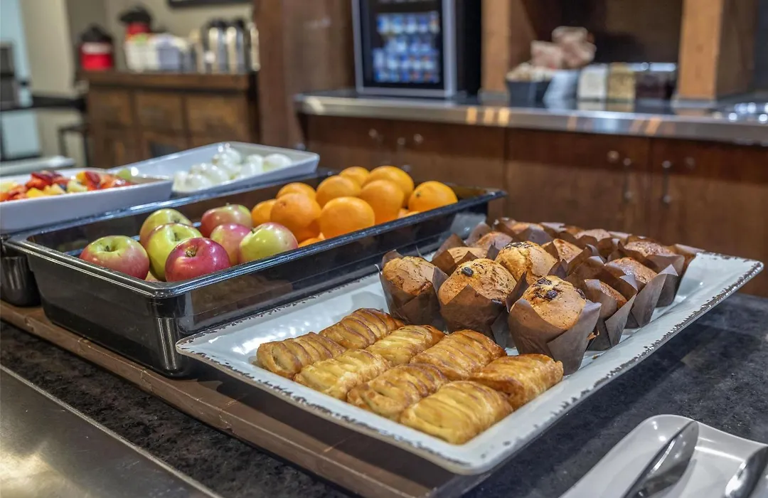 Best Western Plus Chocolate Lake Hotel - Halifax-1