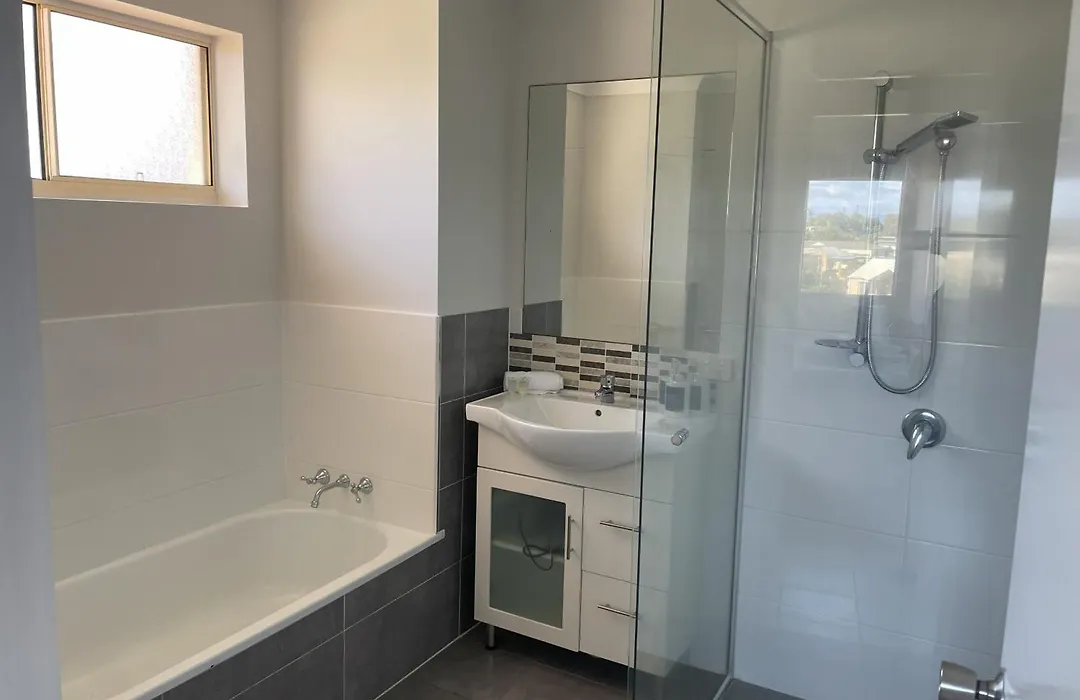Bayview Beach Holiday Apartments-1
