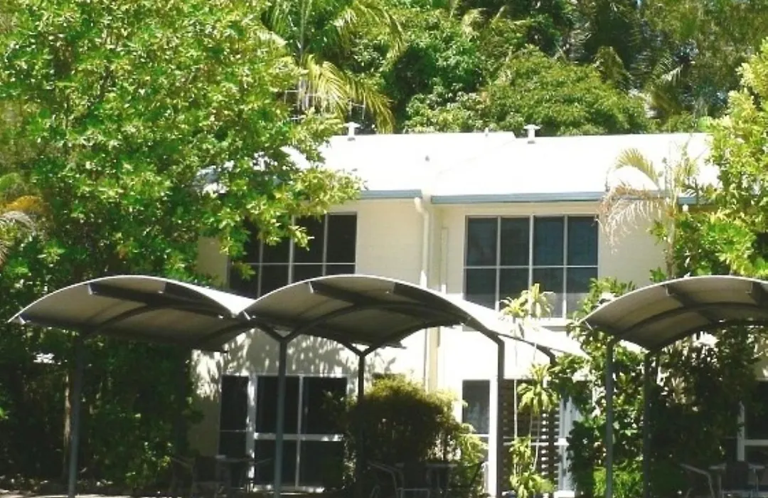 Mango Tree Holiday Apartments-1