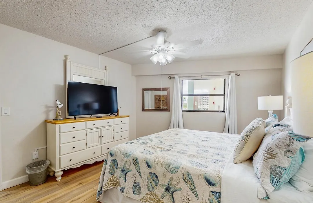 Chateaux Sunset Suites 408-1