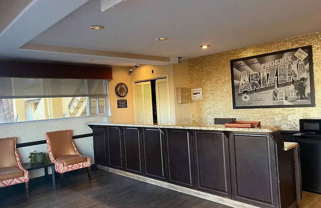 Valley Inn-1