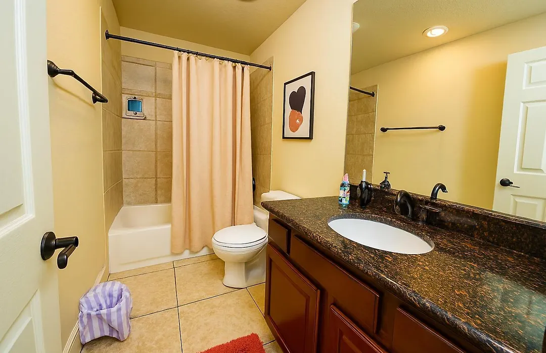 Stylish Home Private Pool, King Bed & Garage-1