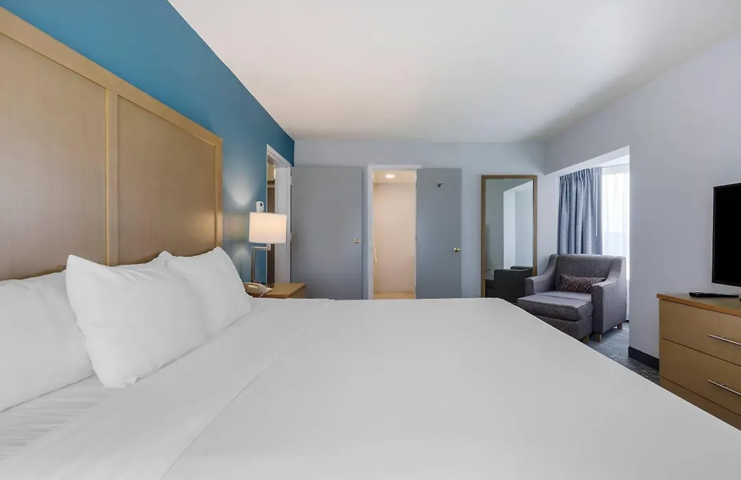Comfort Inn & Suites Alexandria West-1