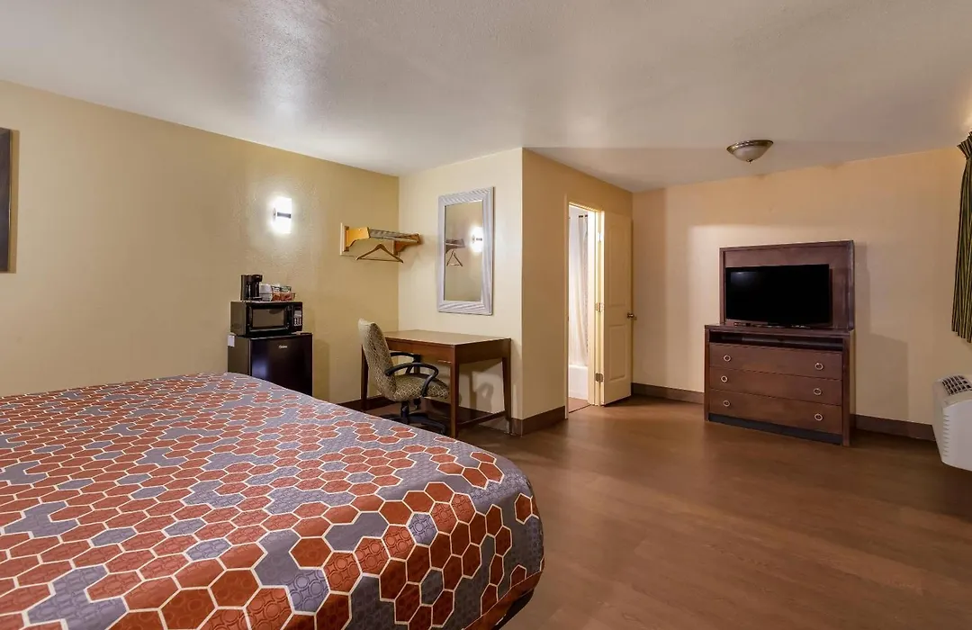 Relax Inn & Suites-1