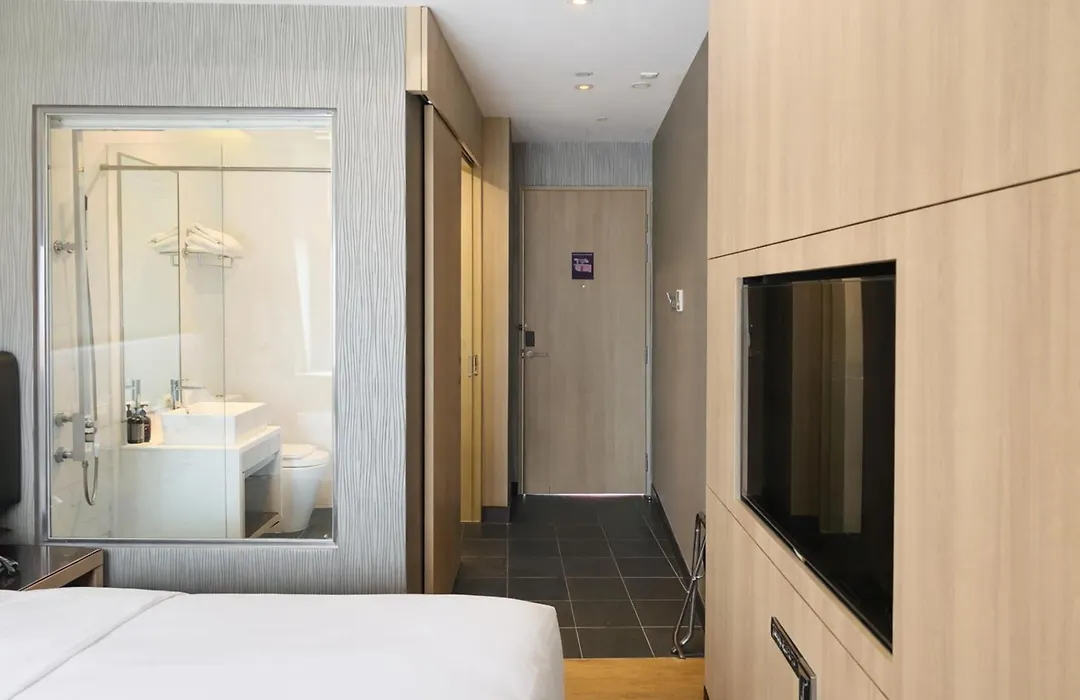 Amrise Hotel Kitchener-1