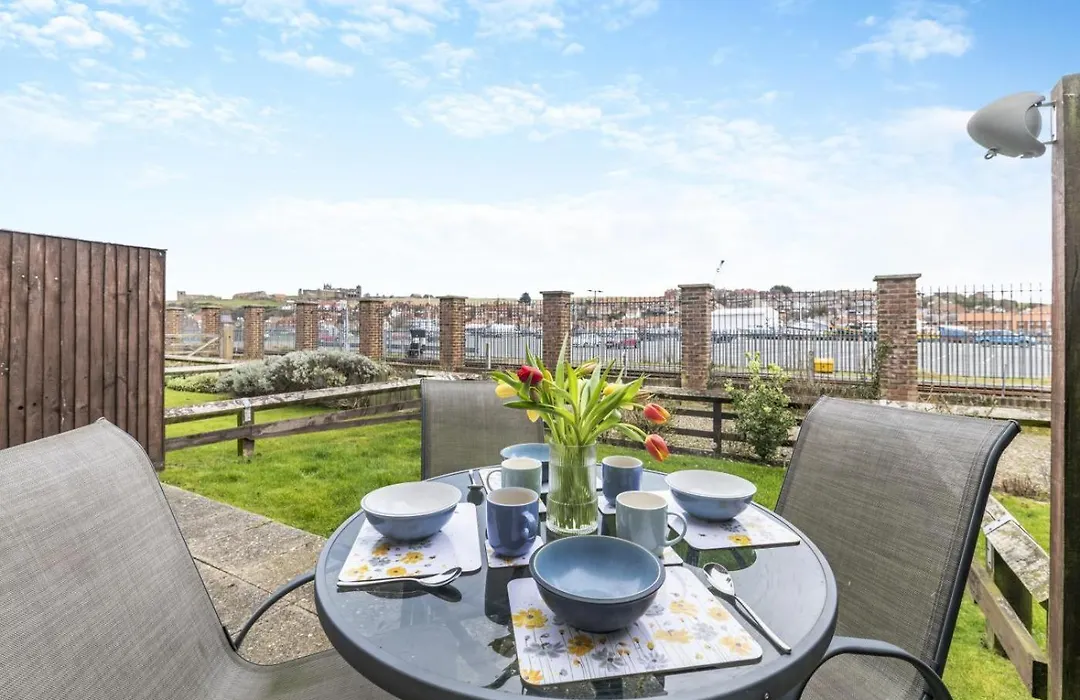2 Bed In Whitby Oc-H30771-1