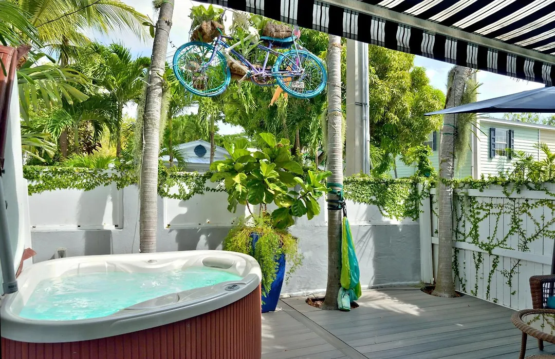 Center Court-Boutique Old Town Lodging-1