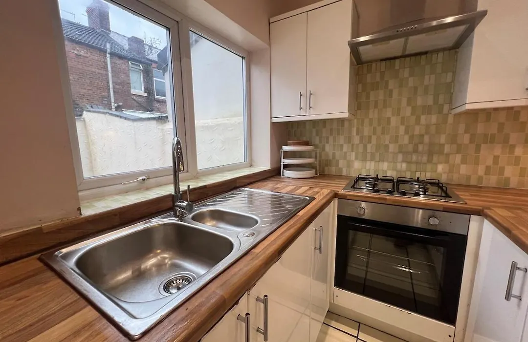 Liverpool Maple House 3Bed - Walk To Anfield Stadium-1