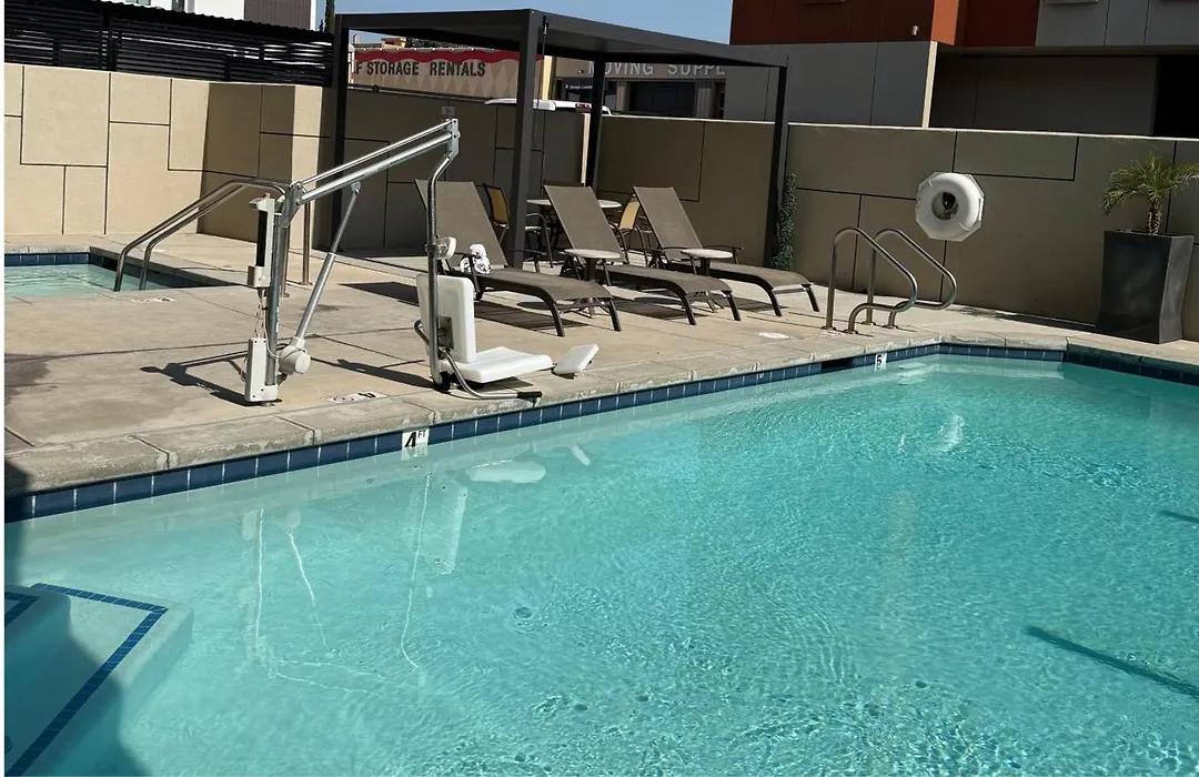 Holiday Inn Express & Suites Chatsworth By Ihg-1