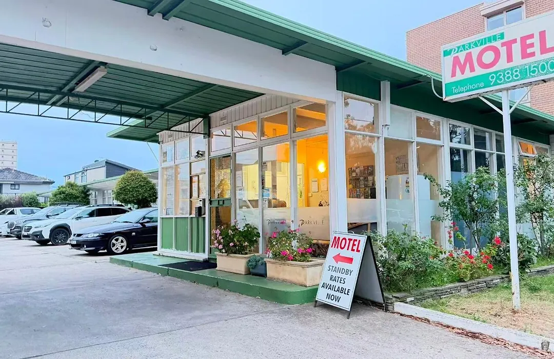 Parkville Motel-1