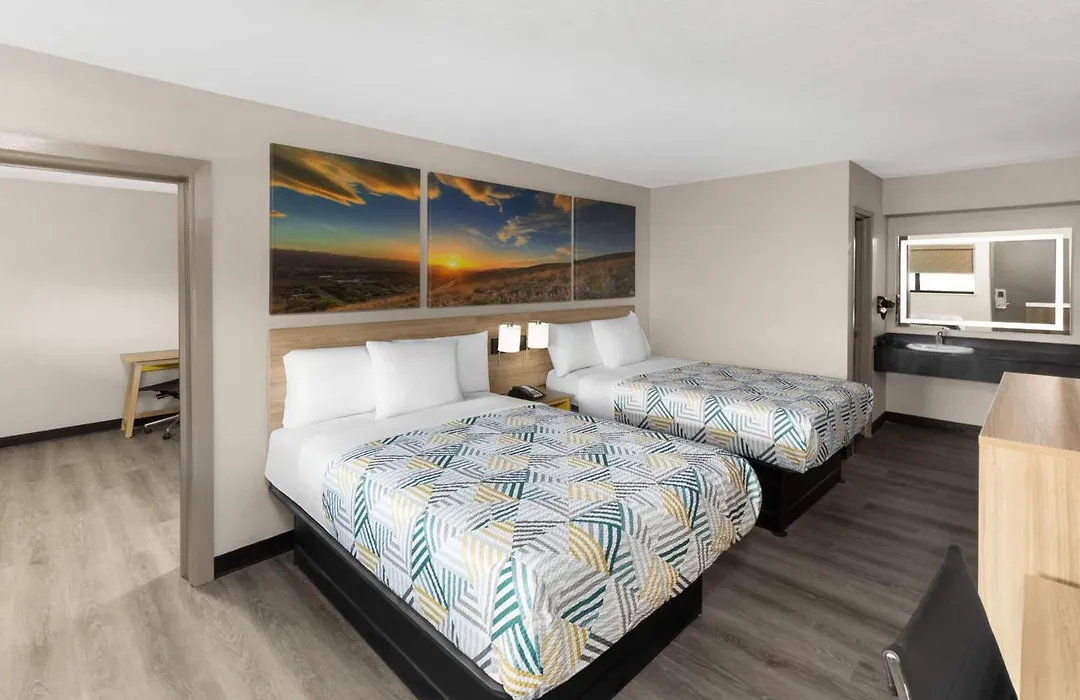 Days Inn By Wyndham Kansas City Northeast-1