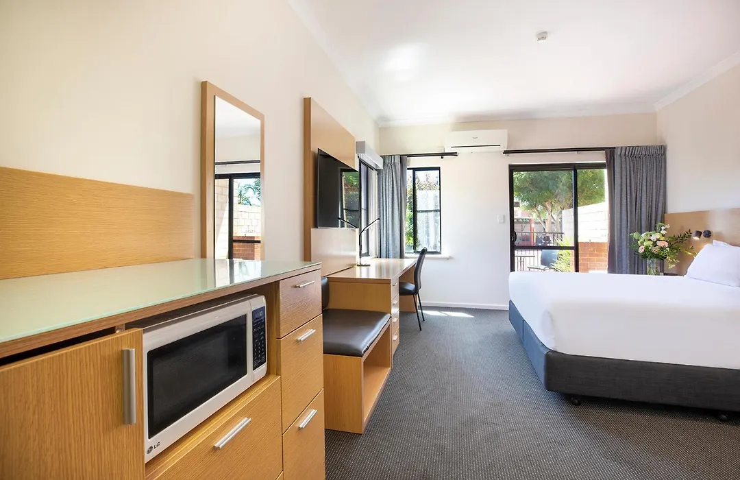 Country Comfort Perth-1