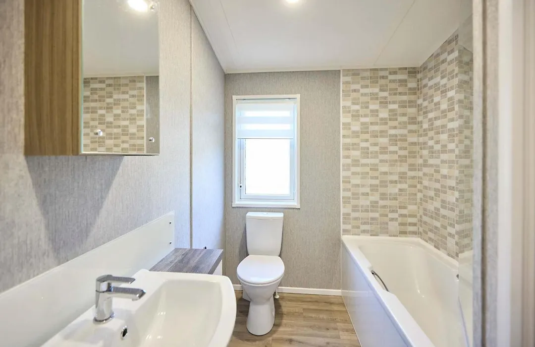 The Yorkshire Burrow Lodge With Hot Tub-1