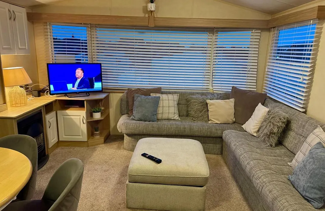 8 Berth Pet Friendly Caravan, Penrhyn Bay, Llandudno-1