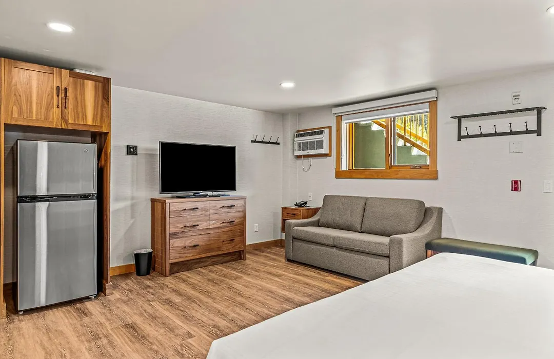Hotel Canoe And Suites-1