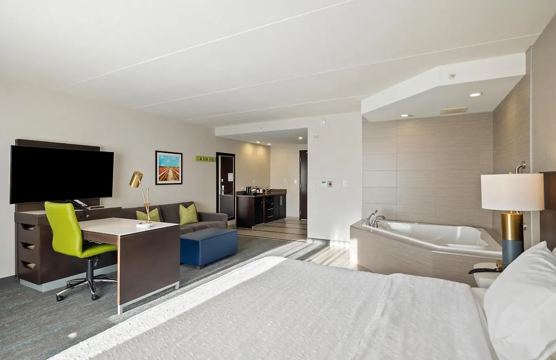 Hampton Inn By Hilton Winnipeg-1