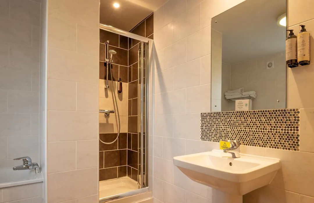 George Hotel-1