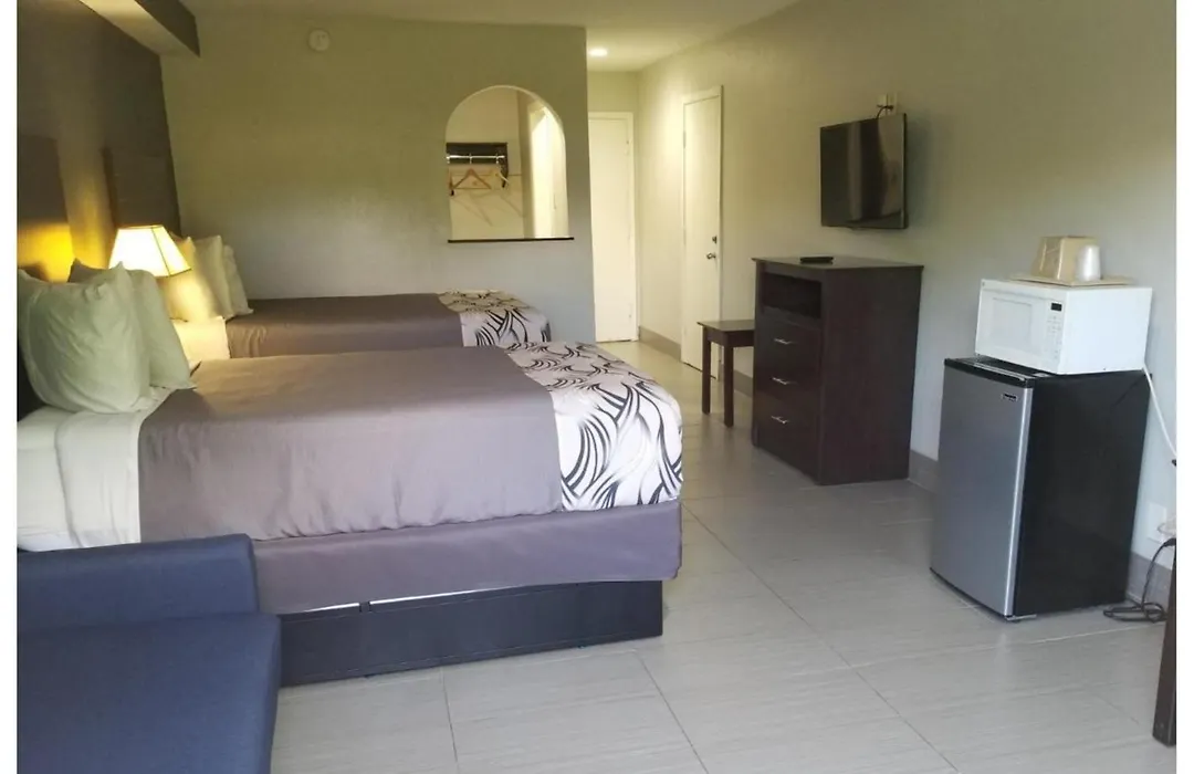 Regency Inn & Suites Houston East I 10-1