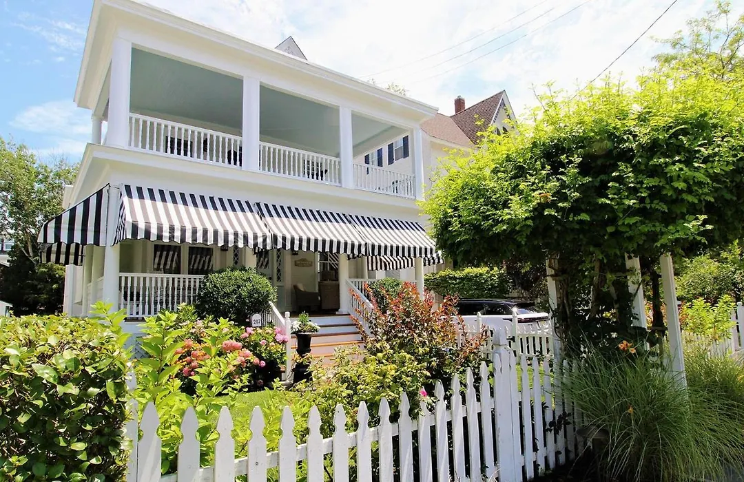 207 Howard Street - The "Schapteau"-1