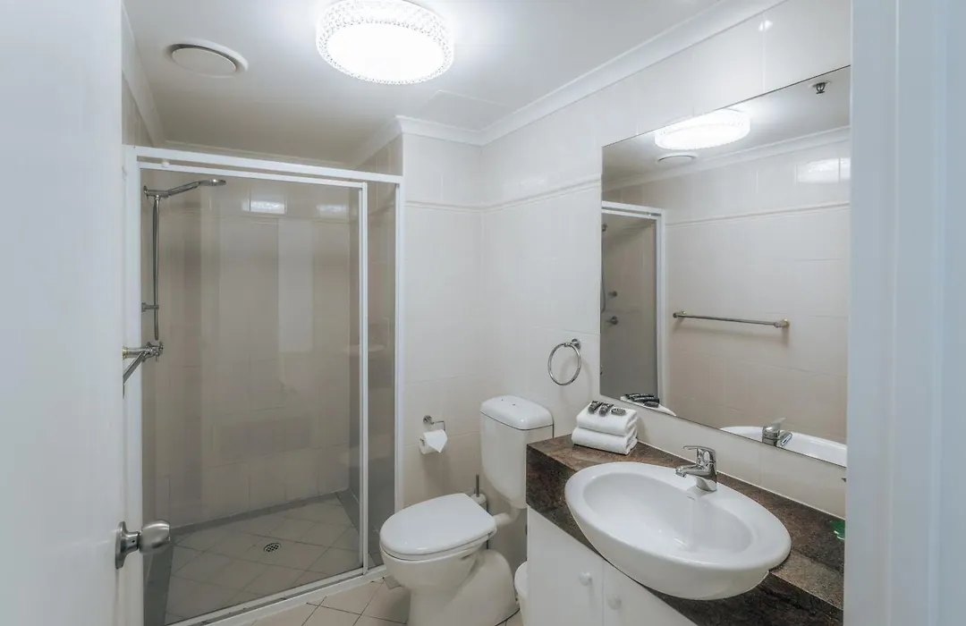 The Crest Apartments - Main Beach-1