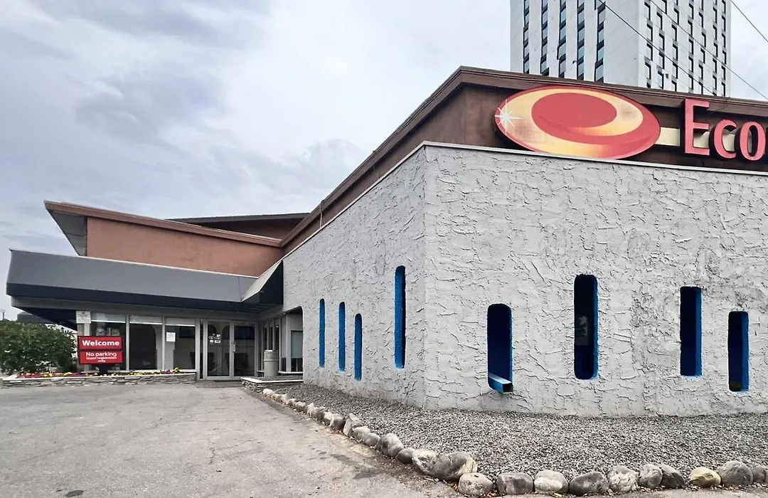 Econo Lodge Calgary Motel Village-1