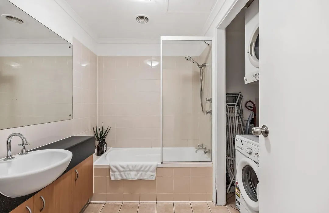 Carrington Views - 3 Bedrooms - Cbd - Parking-1