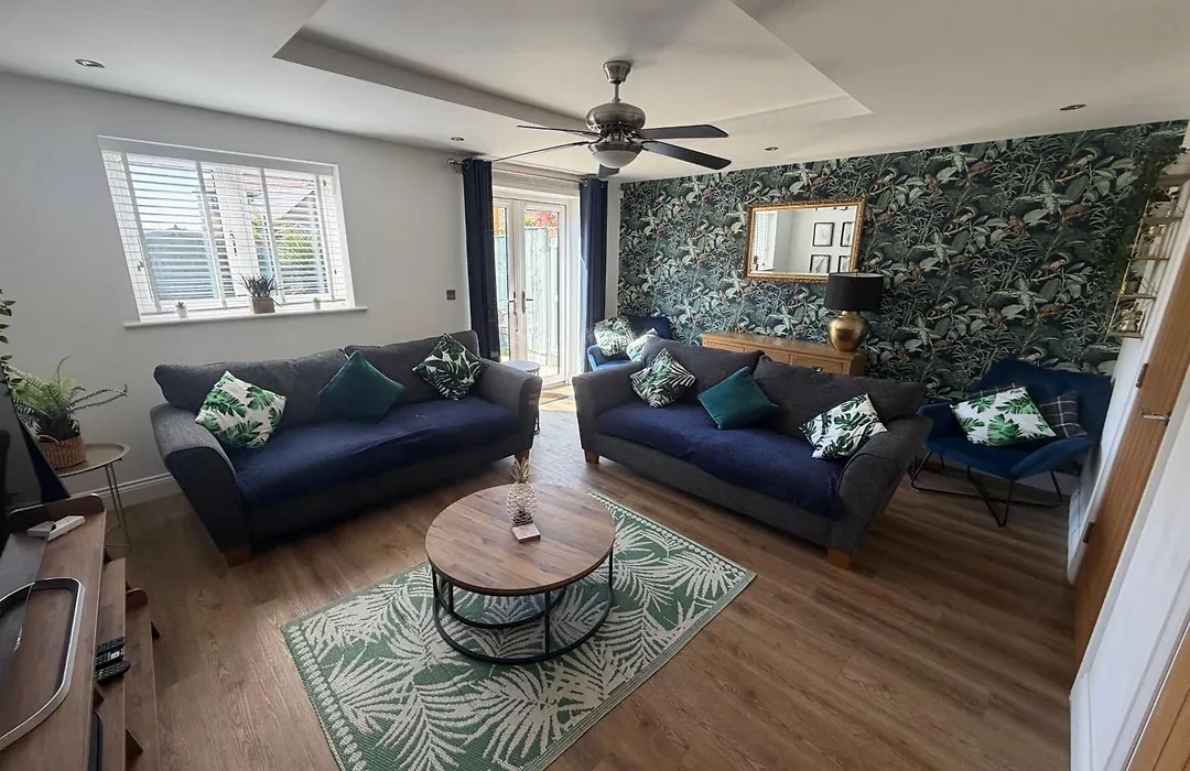 Dairy Cottage Whitby- Hot Tub - 4 Beds-1