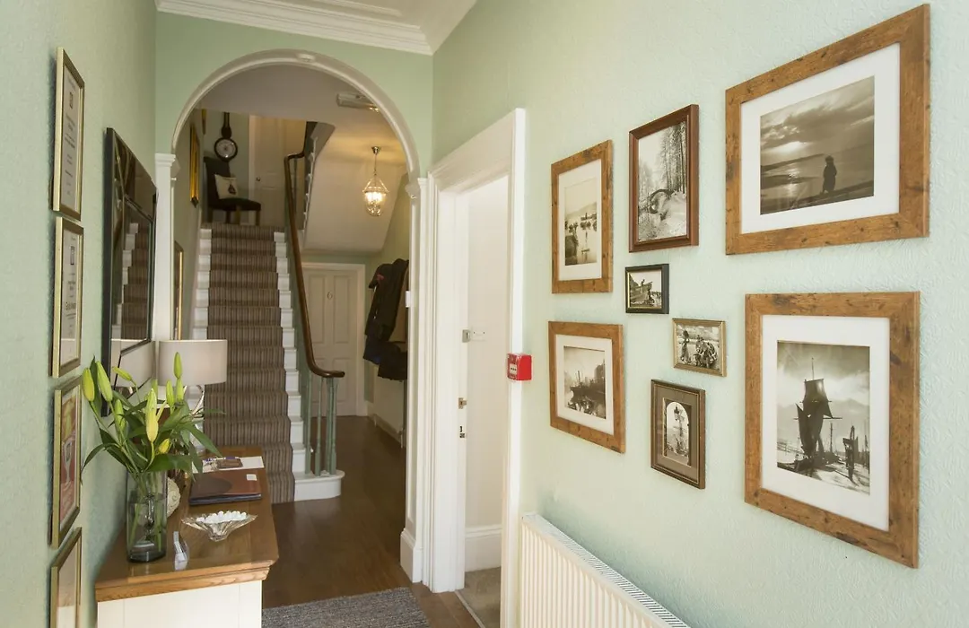 Rosslyn House-1
