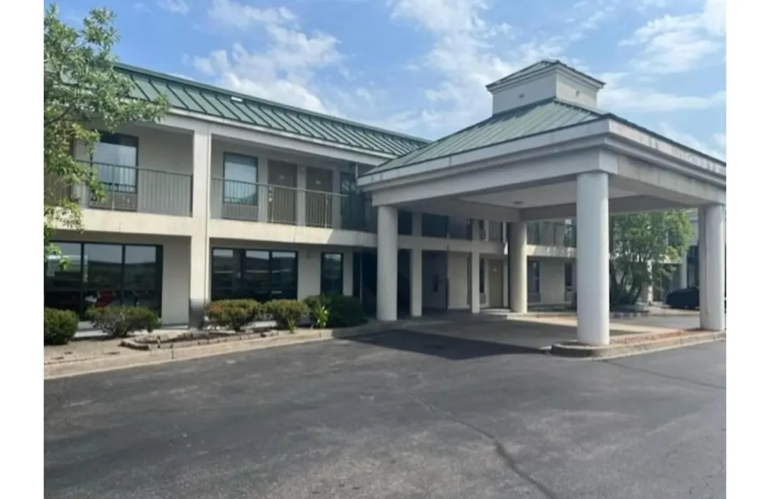 Studio 6 Suites Louisville Ky Airport/Expo Center-1