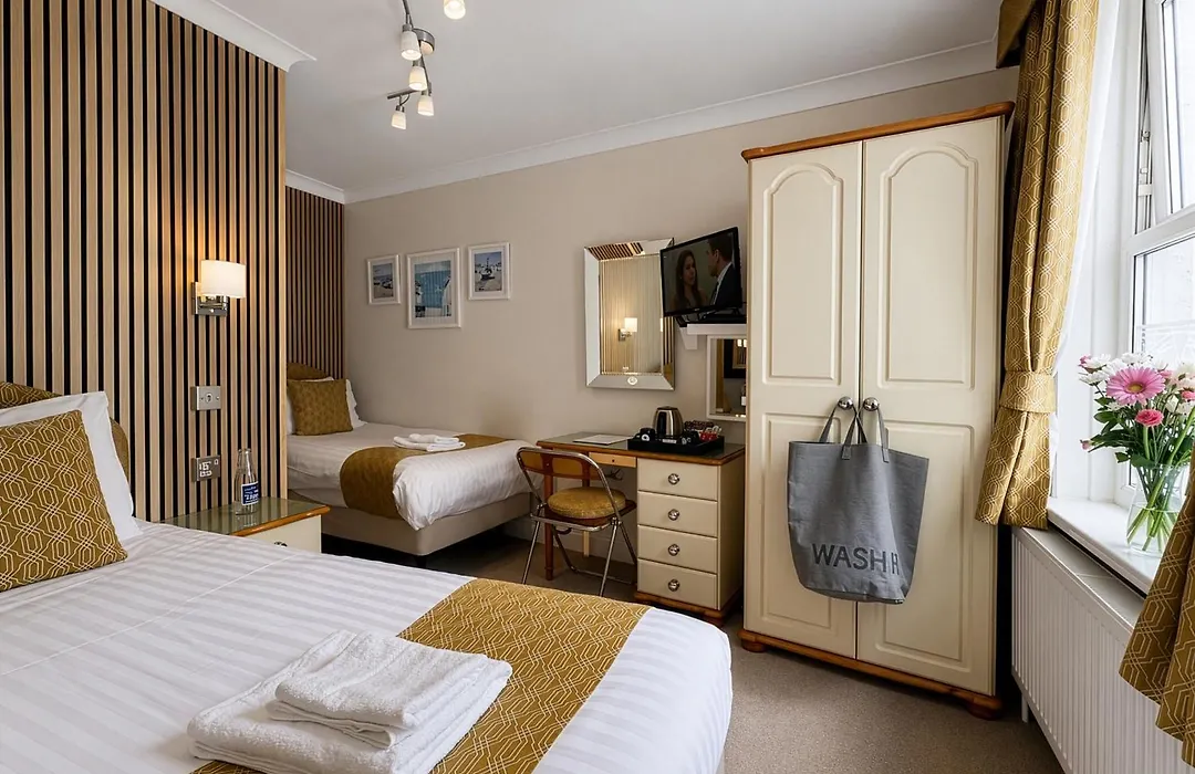 Riviera Lodge Hotel-1