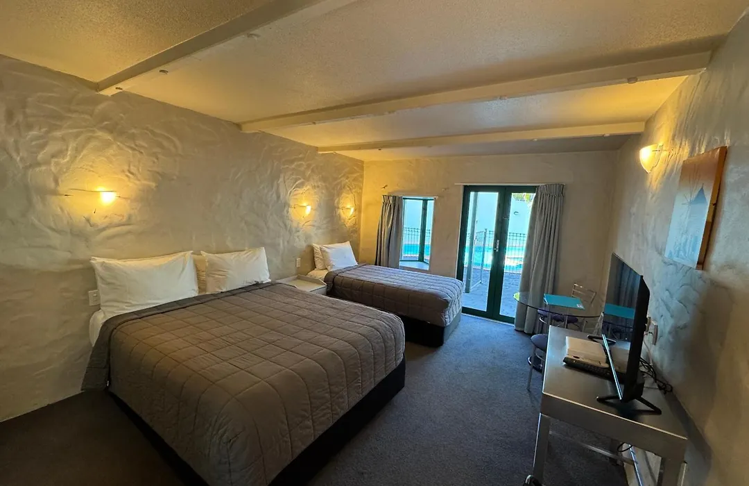Parklane Motor Lodge-1