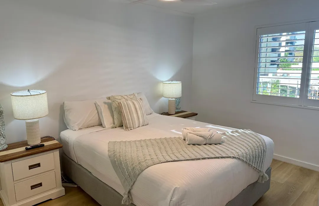 Burleigh Palms Holiday Apartments-1