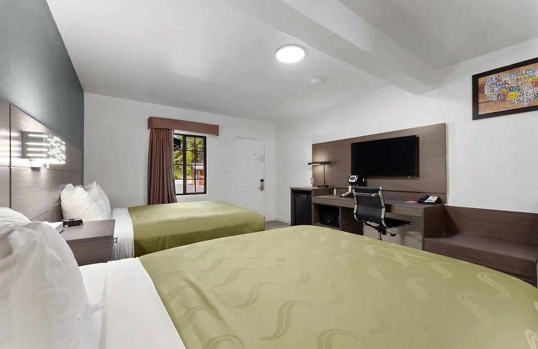 Econo Lodge Inn & Suites Heavenly Village Area-1