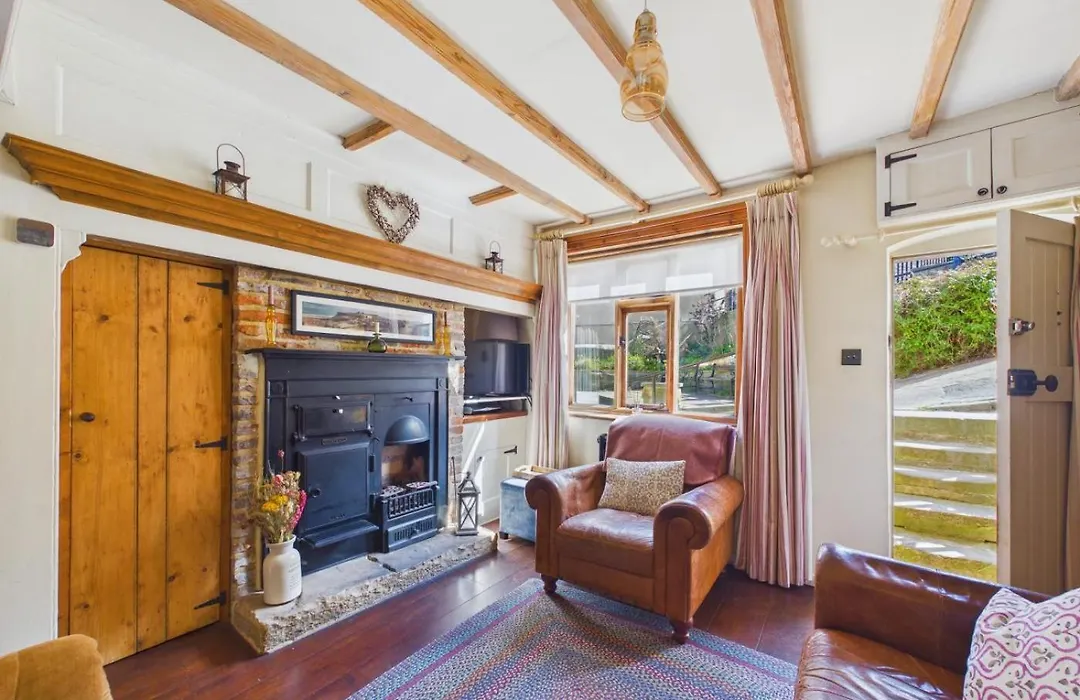 2 Bed In Whitby Oc-W014-1