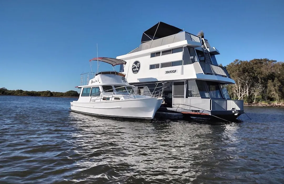 Drift Flotel - Luxury Houseboat Accommodation-1