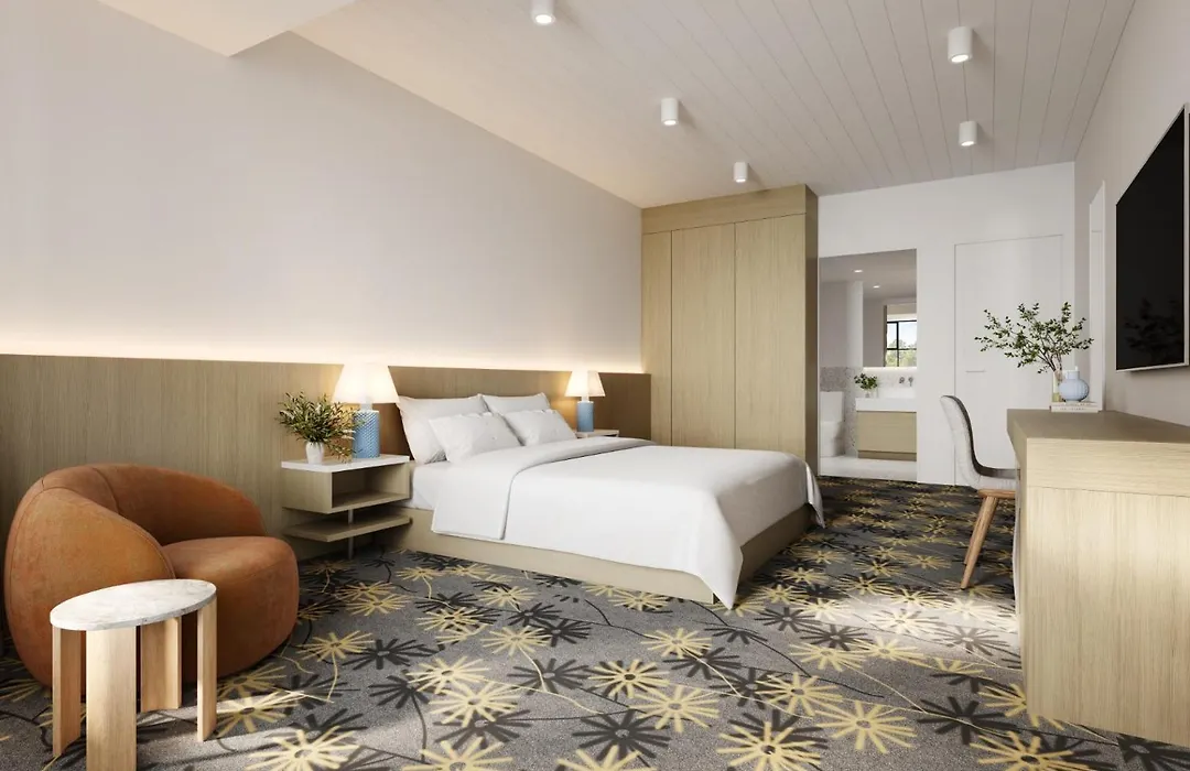 Airlie Beach Hotel-1