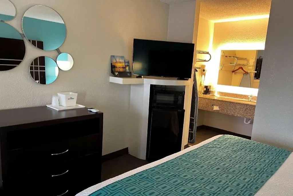Howard Johnson By Wyndham Houston Heights/Downtown-1