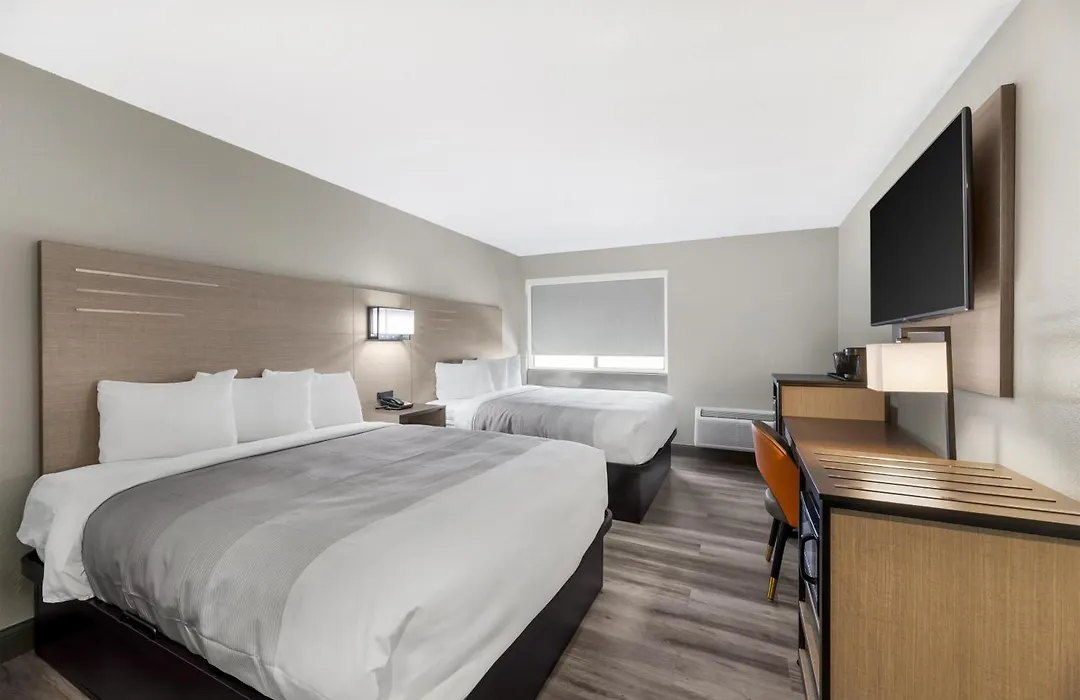 Red Lion Inn & Suites Kansas City-1