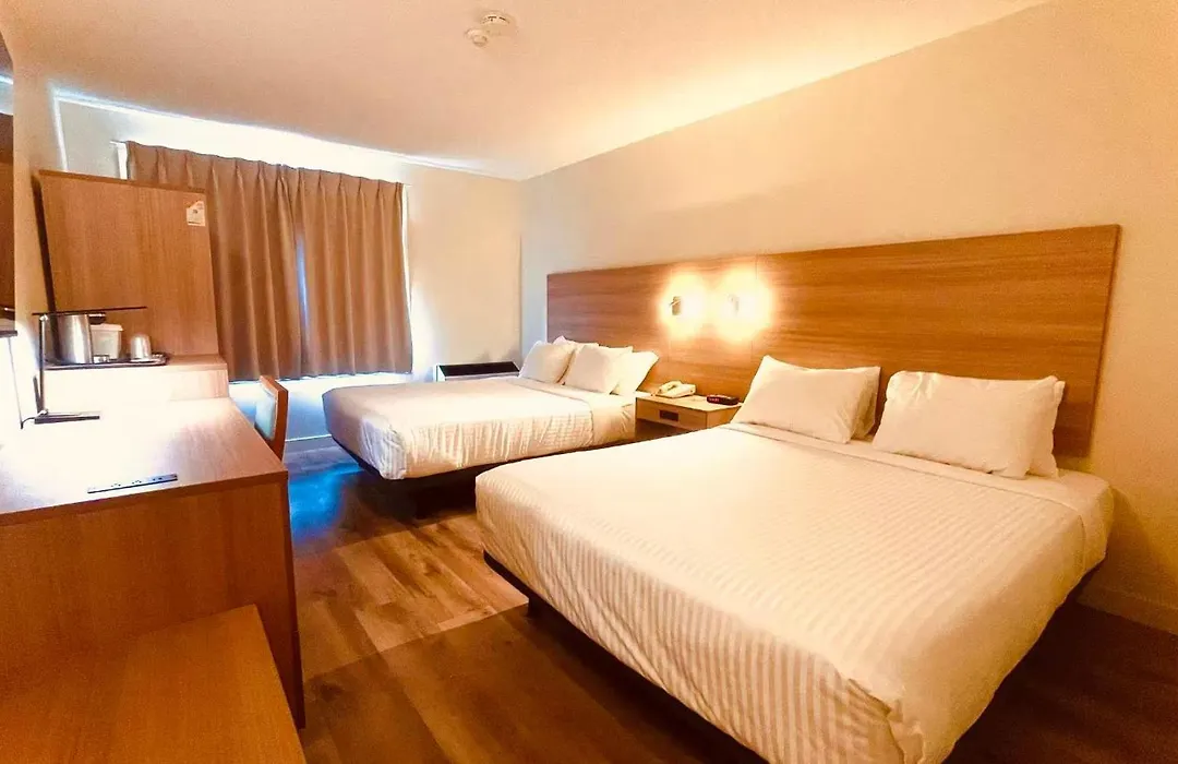 Econo Lodge Airport Quebec-1