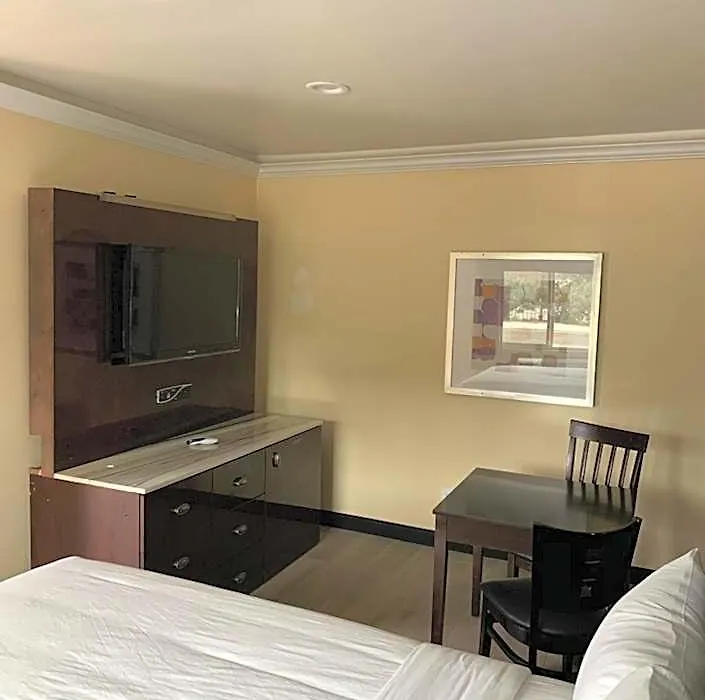 Willow Tree Inn & Suites-1