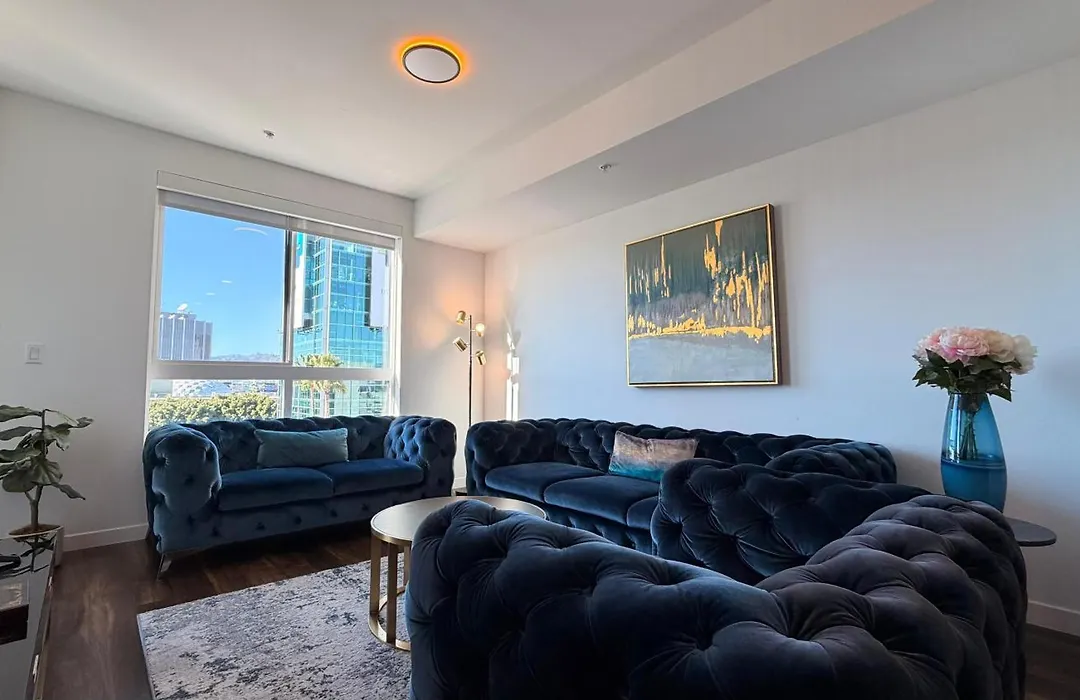 Wallace Luxurious-1