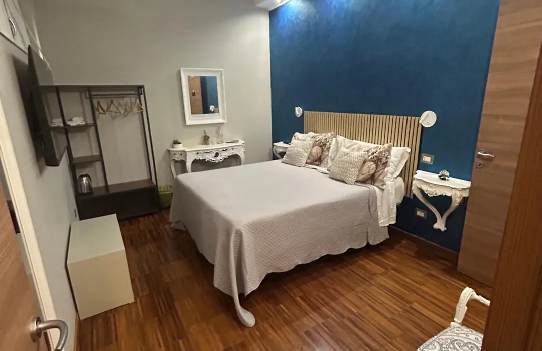 Aurelia Garden Gold B&B-1