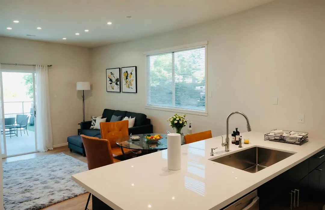 Hollywood Boutique Residences With Free Parking-1