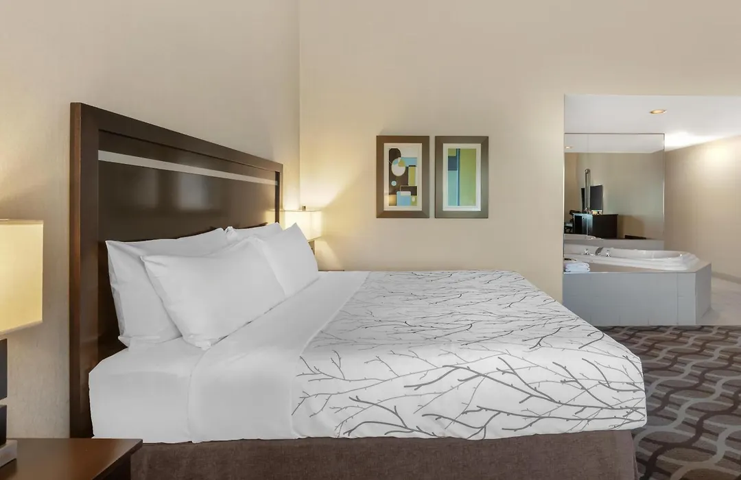 Best Western Plus Travel Hotel Toronto Airport-1