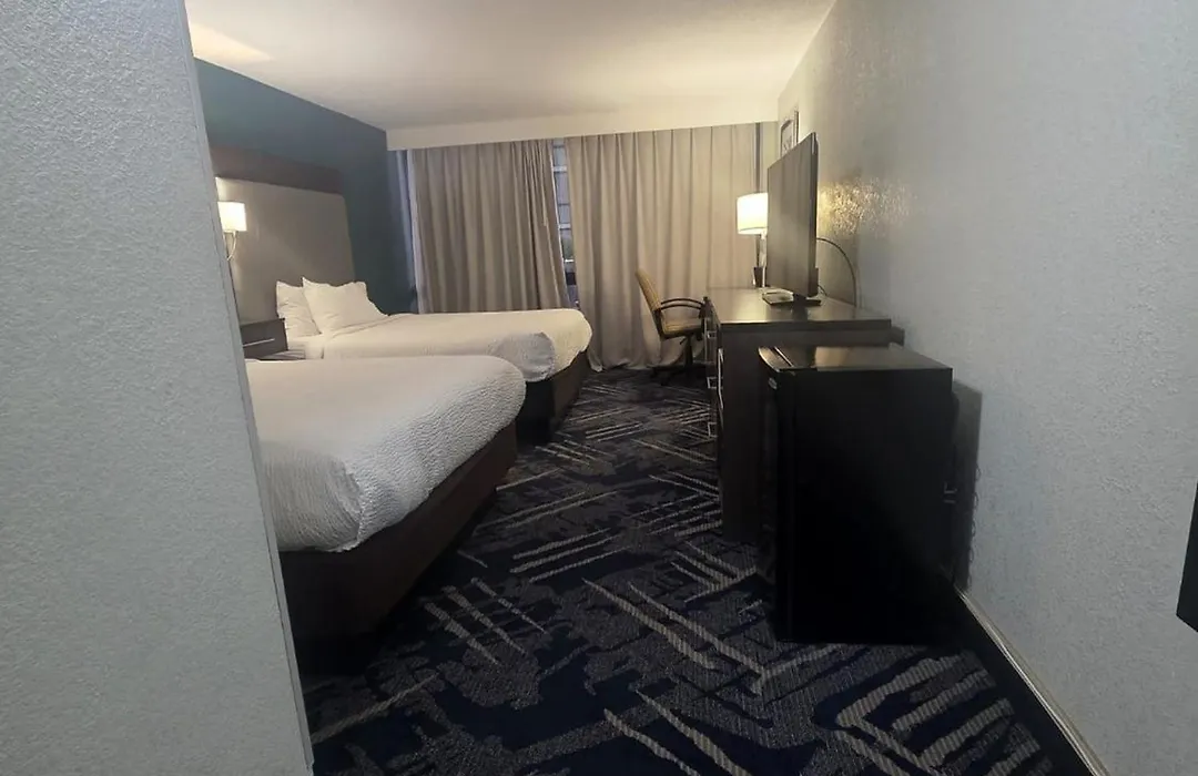 Wingate By Wyndham Kansas City-1