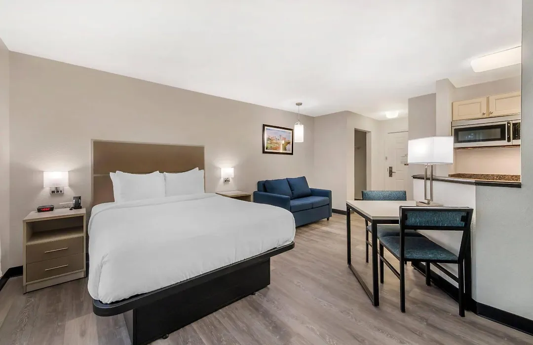 Mainstay Suites Sterling Near Dulles Town Center-1