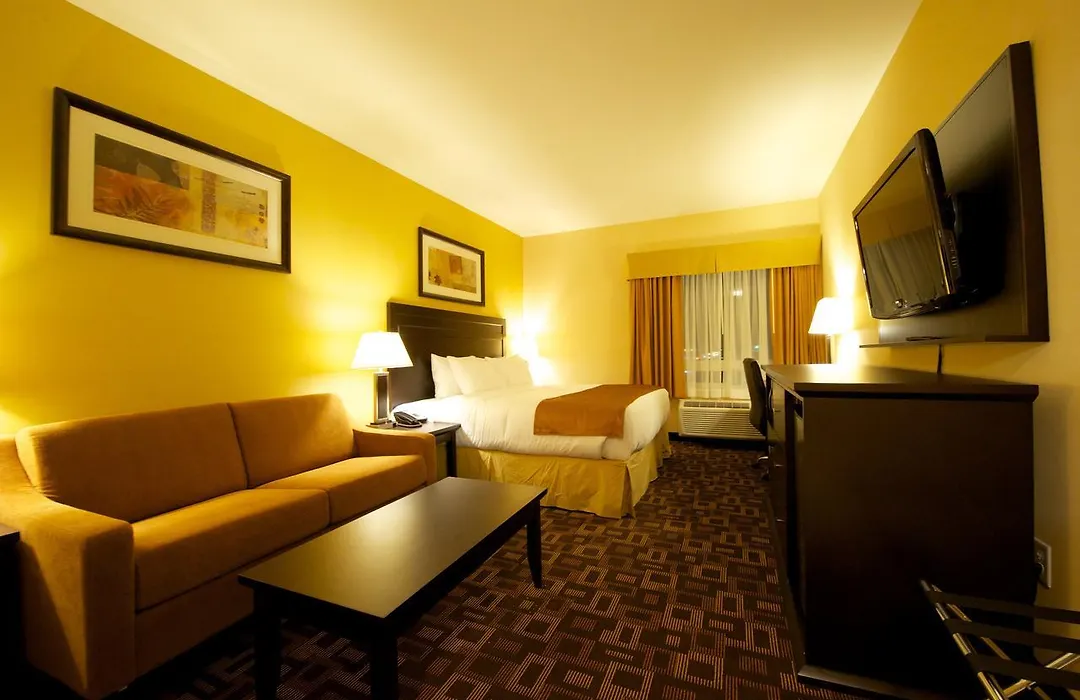 Days Inn & Suites By Wyndham Winnipeg Airport Manitoba-1
